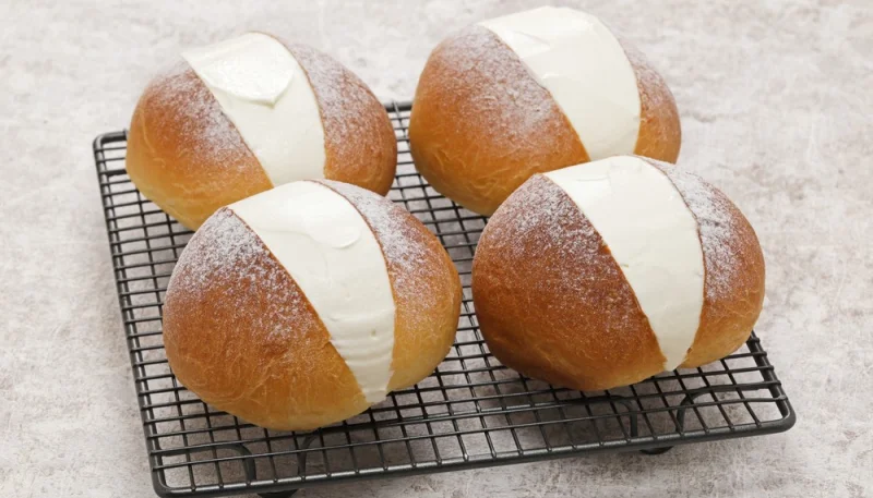 Maritozzi romani alla panna