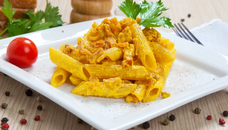 Pasta pancetta e zafferano