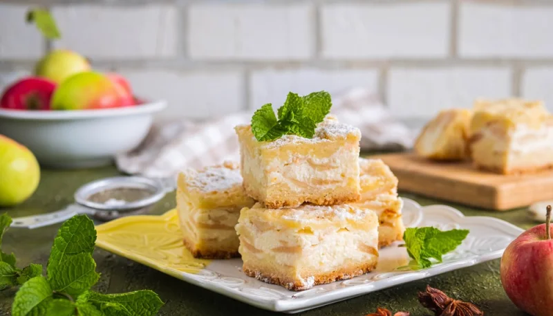 Quadrotti alle mele e ricotta