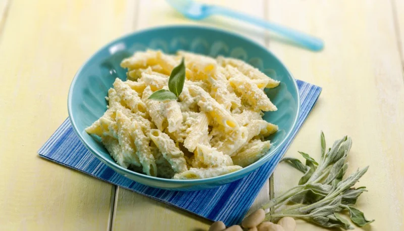 Pasta ricotta, salvia e mandorle