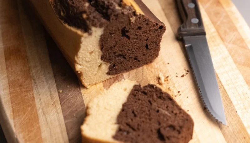 Plumcake bicolore con yogurt greco