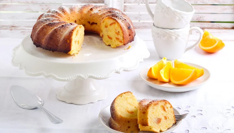 Ciambellone con arancia e mandorle