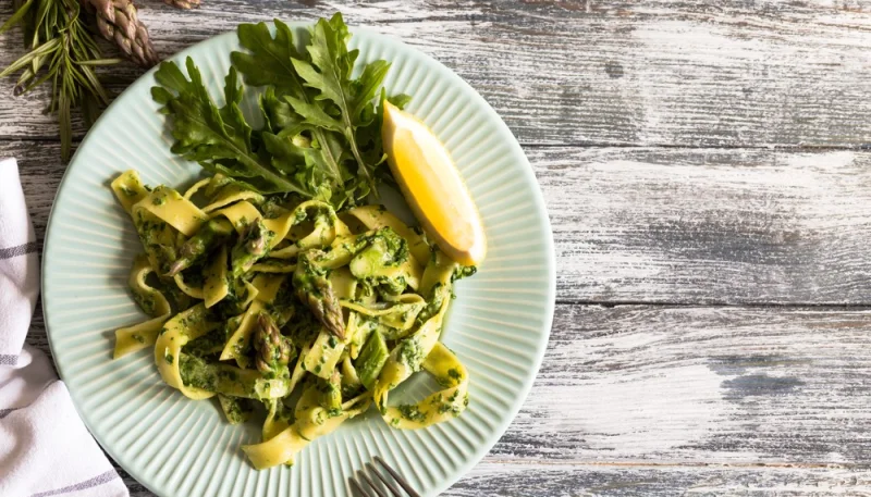 Fetuccine con crema di asparagi