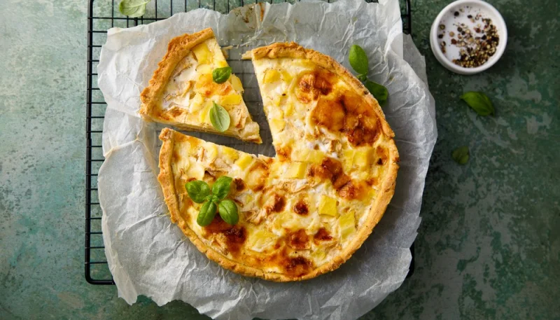 Torta salata patate e porchetta