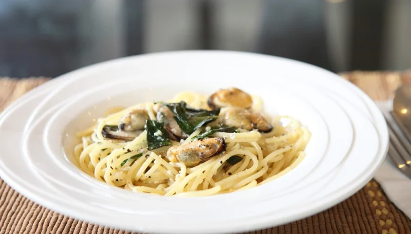 Spaghetti cozze e pecorino