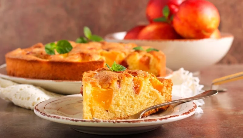 Torta soffice alle pesche