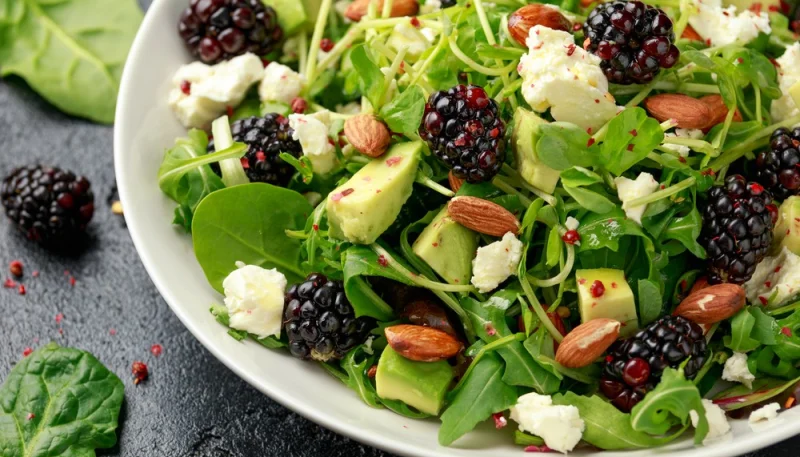 Insalata more, feta e avocado