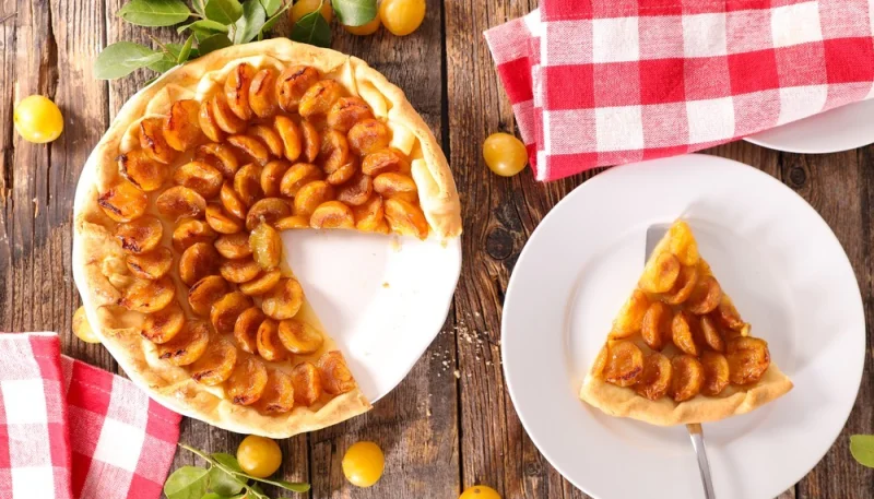 Torta alle prugne gialle