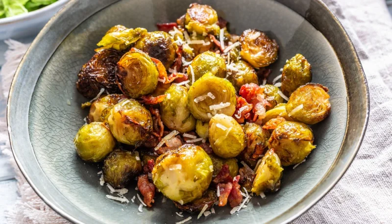 Cavoletti di Bruxelles con formaggio e pancetta