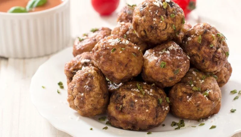 Polpette di carne con semi di finocchio
