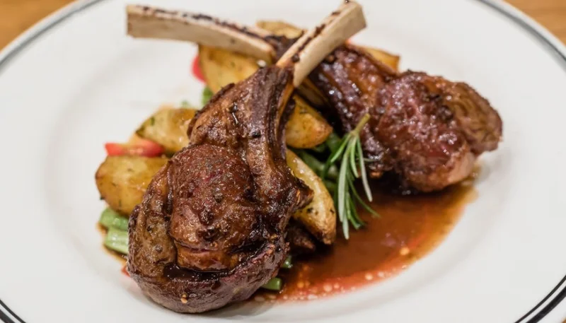 Costolette di agnello al vino rosso