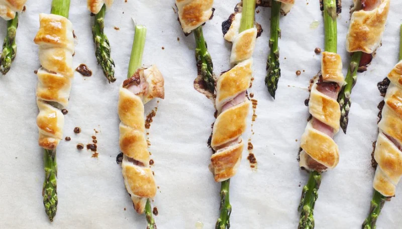 Grissini di asparagi e prosciutto