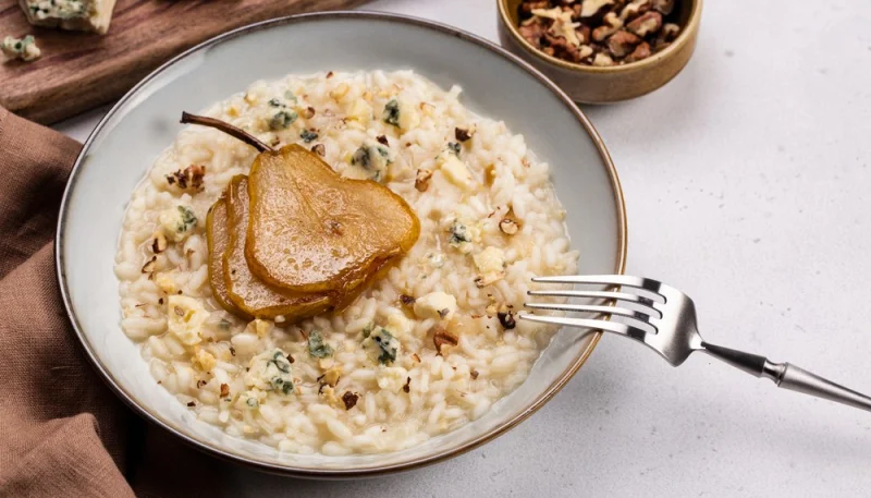 Risotto cremoso con pere e gorgonzola