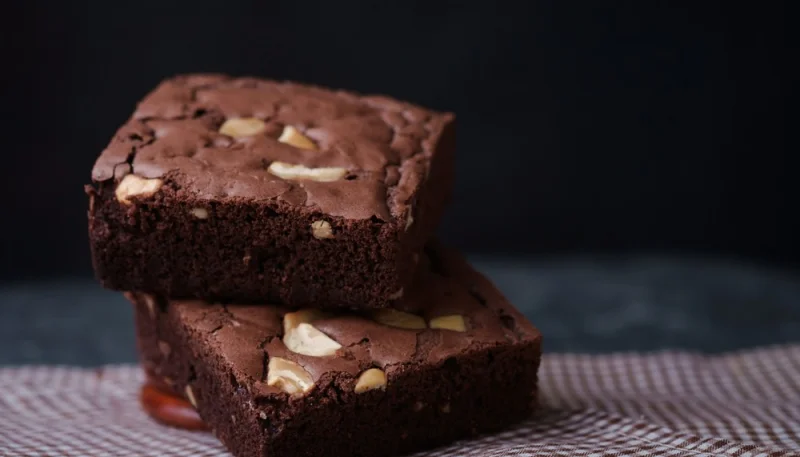 Brownie cioccolato, caffè e arachidi